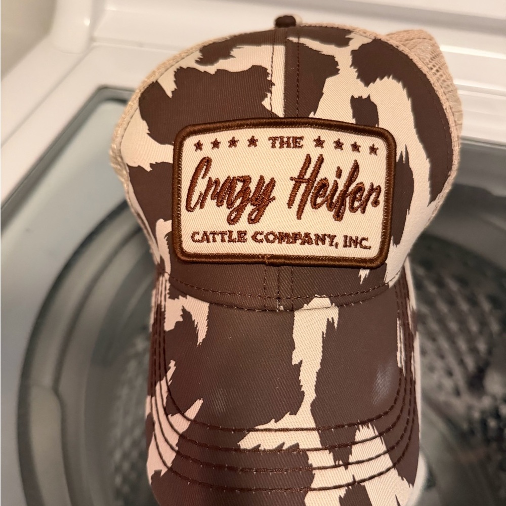 Cow print heifer idyllwind women’s hat